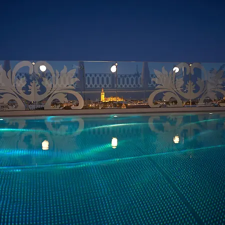 Monte Triana Otel