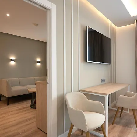 Monte Triana Otel