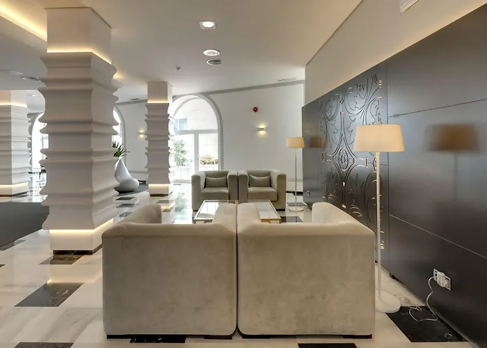 Отель Monte Triana