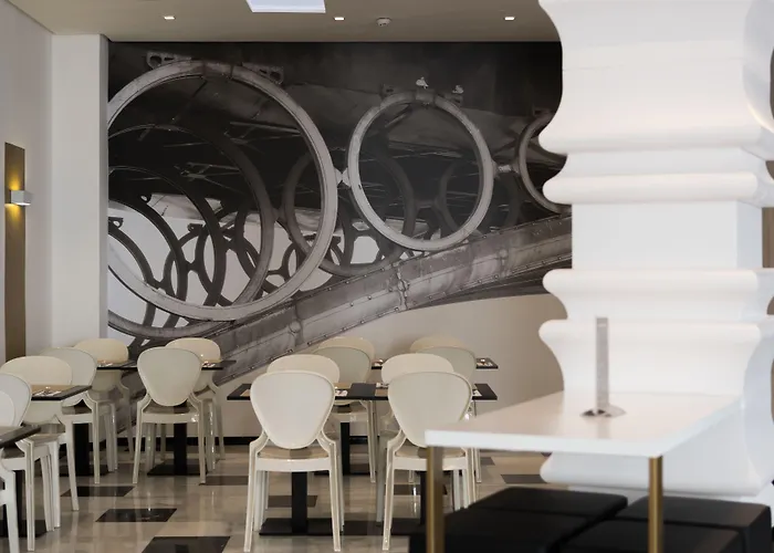 Отель Monte Triana 4*