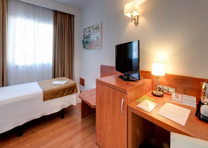 Monte Triana Отель