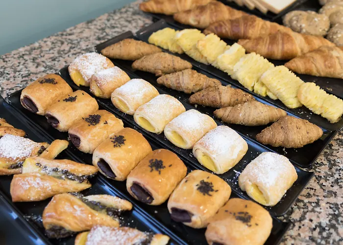 Отель Monte Triana