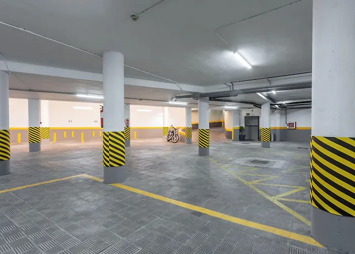 Отель Monte Triana