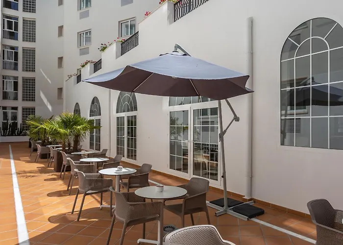 Monte Triana Отель