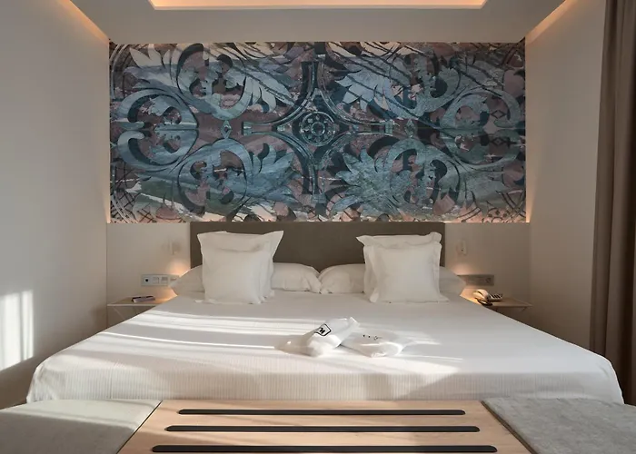 Отель Monte Triana 4*